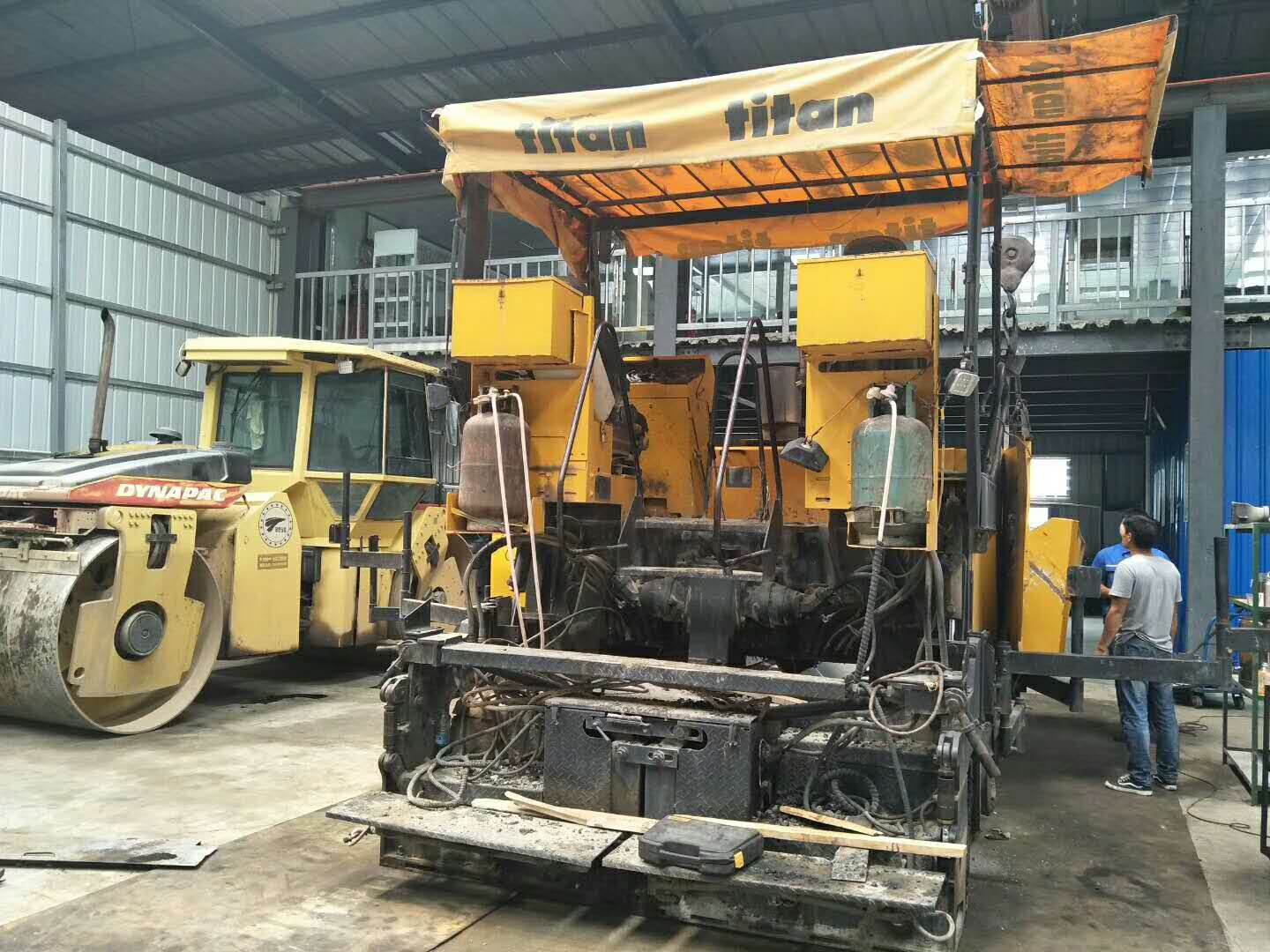 4c78638674f19a2a30e450edc38fc4ef 维建铣刨机、摊铺机、压路机、冷再生等路面机械设备