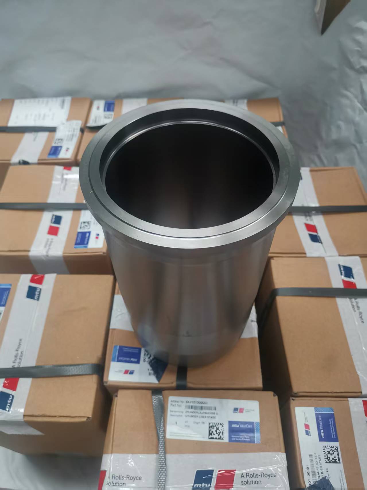 MTU发起机原装缸套CYLINDER LINER STAGE0 X53101300001