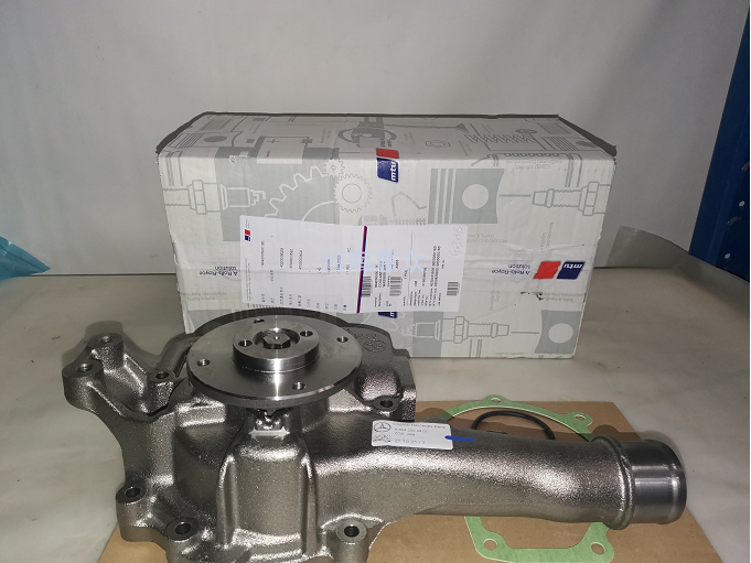 MTU奔腾发起机OM906OM926冷却液水泵9042005001/80