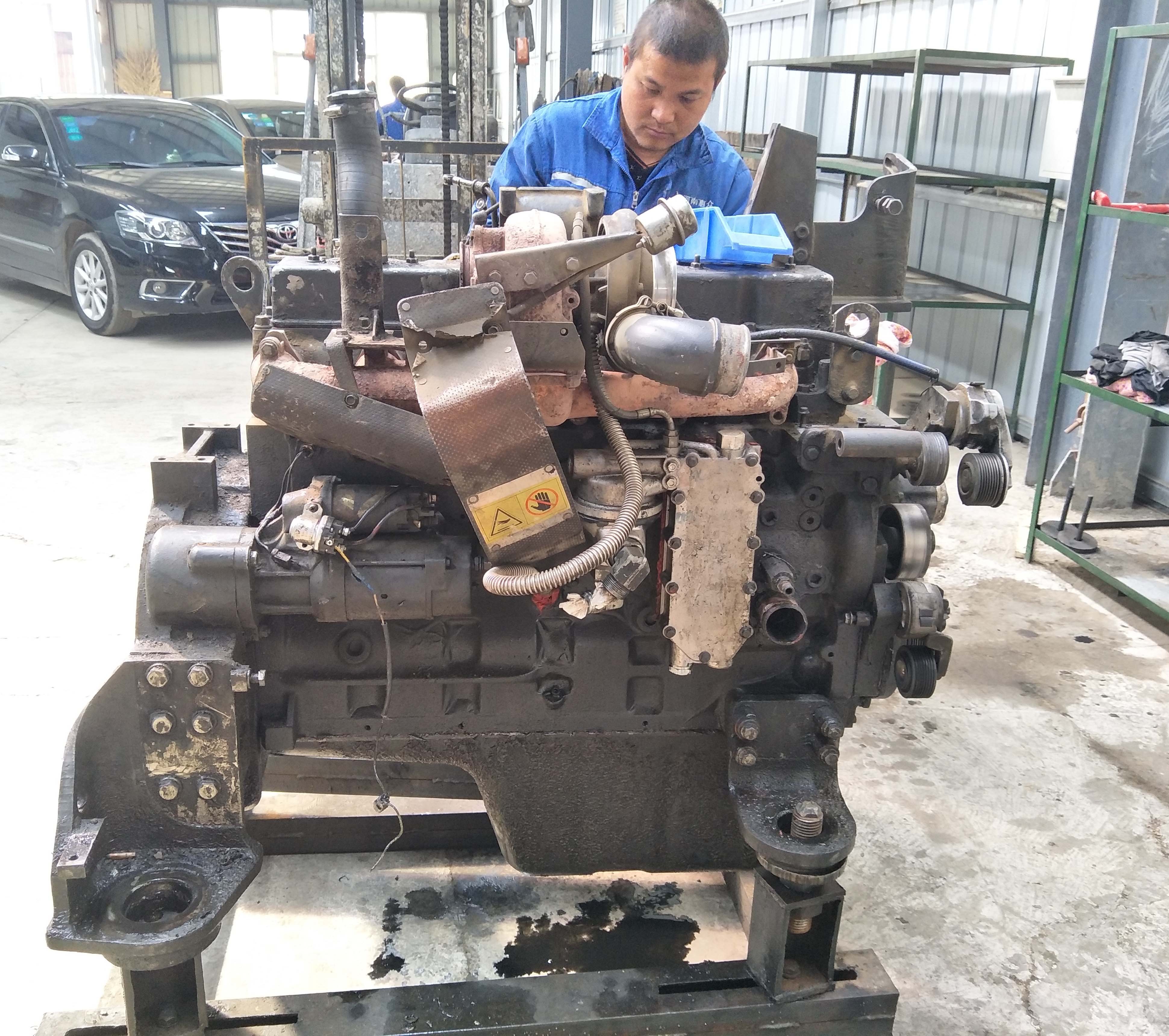 SAA6D125发起机大建